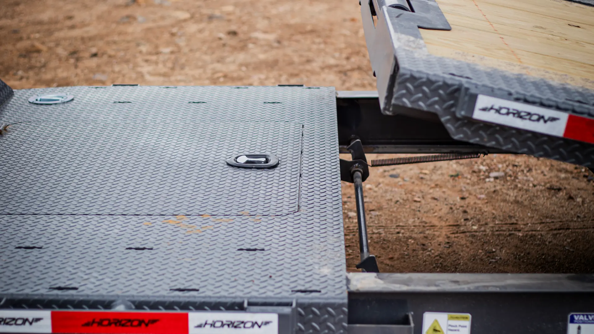 horizon trailers img